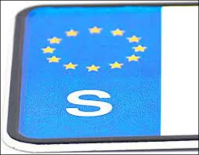 La lettre ''S'' est le sigle distinctif des véhicules venant de quel pays d'Europe du nord ?