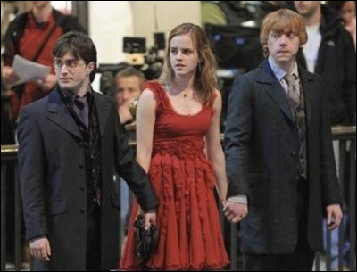 7e place : Quel mariage célèbrent les Weasley dans ''Harry Potter et les Reliques de la Mort'' (partie 1) ?