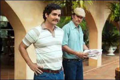 Médias et Divertissements : Quelle série télévisée retrace la vie de Pablo Escobar ?
