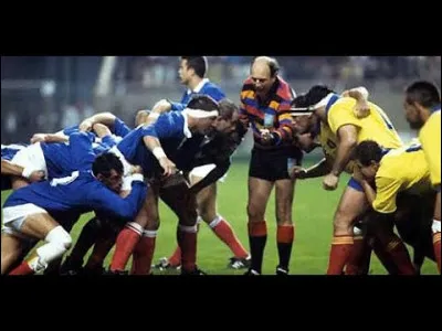 Quelle équipe s'inclina 30-3 contre nos Tricolores lors du 1er match ?