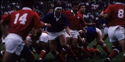 Quelle équipe d'Amérique du Nord fut battue 19-13 lors du dernier match du premier tour ?