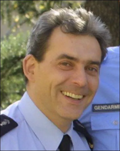 Dans quel film ou quelle série télévisée a-t-on à faire avec l'adjudant Francis Rivière ?