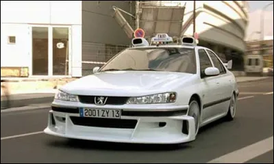 Quelles nouvelles modifications découvre-t-on sur la 406 dans le second film ?