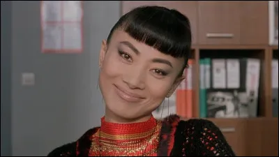 Qui est réellement Qiu la journaliste qui suit le commissaire Gilbert en immersion ?