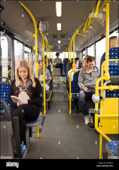 Tu t'assois enfin dans le bus. À quoi penses-tu ?