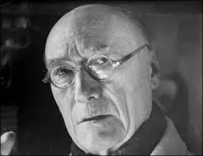 Qui est cet écrivain, auteur du roman ''Les Faux-monnayeurs'' ?