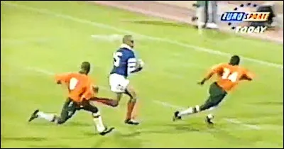 Quelle équipe fut le deuxième adversaire des Bleus ?