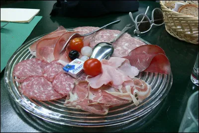 Quel nom porte cette belle assiette ?