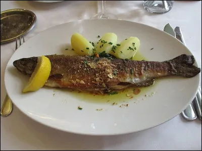 Quel est ce noble poisson avec ail et persil ?