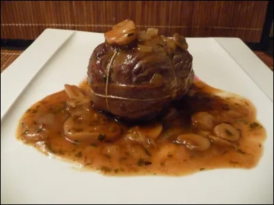 Quel est ce plat, spécialité provençale, composé de buf ?