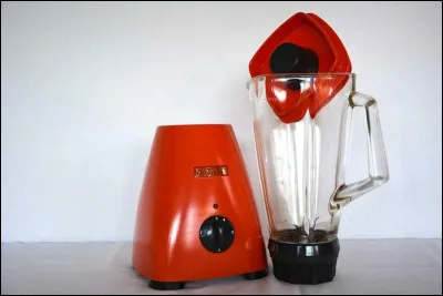 En 1968, un nouveau robot de cuisine est sorti, il s'agit du VM...