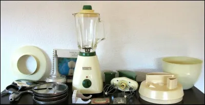 En 1961, cette marque a créé son premier robot de cuisine. Comment s'appelait-il ?