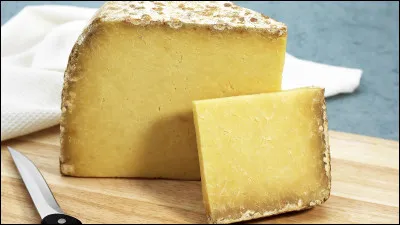 Le fromage préparé dans le Cantal, porte le nom de...