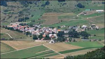 Nous descendons maintenant en Occitanie, à Camurac. Village du Pays de Sault, il se situe dans le département ...
