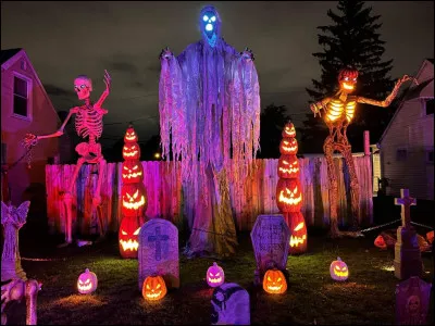 Enfin, dernière question (je sais c'est triste), que fais-tu le soir d'Halloween ?