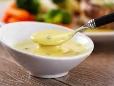 Que trouve-t-on dans une sauce béarnaise ?