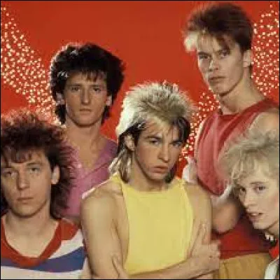 On doit le tube "Too Shy" au groupe Kajagoogoo.