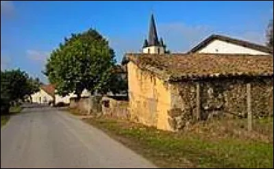 Nous nous trouvons à Saint-Girons-en-Béarn, village situé dans le département ...