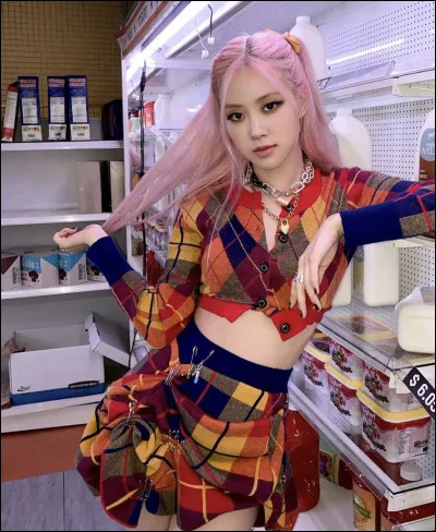 Combien de solos Rosé a-t-elle sortis avec Blackpink ?