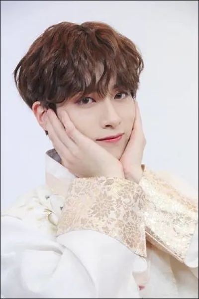 À l'origine, de qui "Xion" devait-il être le nom de scène ?