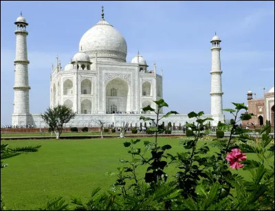 Le Taj Mahal a été construit par l'empereur Shah Jahan Mumtaz Mahal pour...