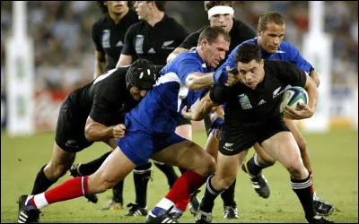 Quel fut le dernier adversaire des Bleus lors de la petite finale ?