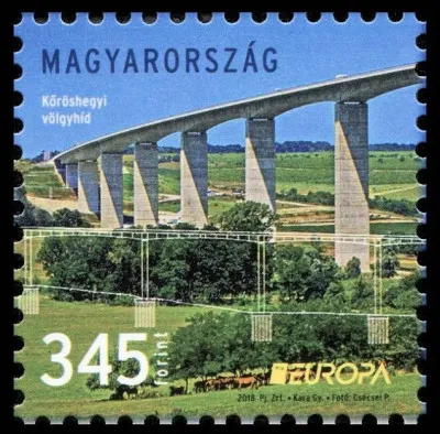 Le viaduc de Kőröshegyi (1,8 km) est l'un des plus long d'Europe centrale. Avec sa structure en arc de cercle, ... [Complétez !]