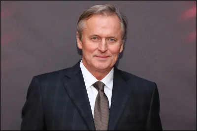 Qui est cet écrivain américain, auteur du thriller ''Non Coupable, également titré ''Le Droit de tuer'' ?