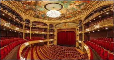 Arts : Au théâtre, comment appelle-t-on le discours quun personnage seul sur scène se tient à lui-même ?