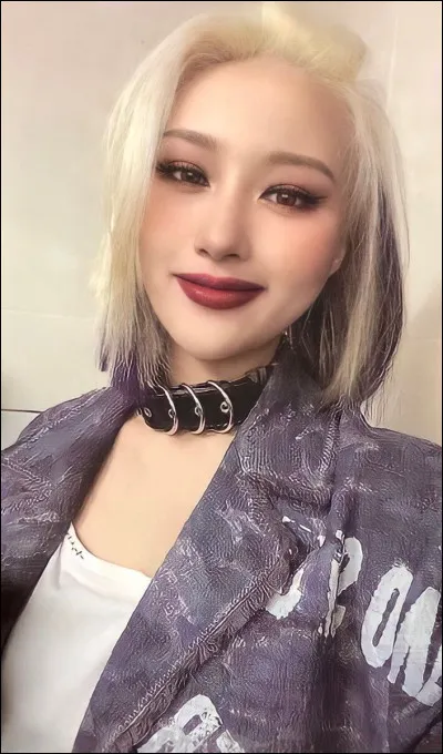 Qui est la première à succomber à la malédiction ?