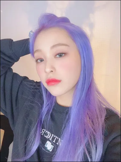 Avec quelle chanson le groupe Dreamcatcher a-t-il gagné son tout premier trophée dans un music show ?