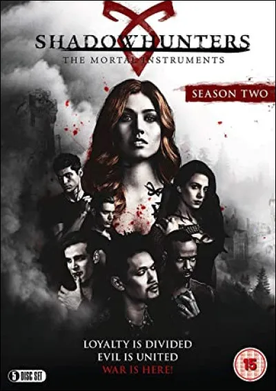 Qui devient un vampire dans la première saison ?