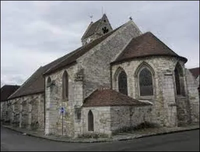 Nous terminons notre balade devant l'église Saint-Rémi-et-Saint-Louis, à Villeneuve-sur-Bellot. Village francilien, dans la Grande Couronne, il se situe ...
