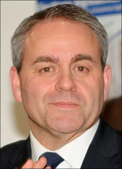 Qui est ce Xavier, homme politique, ancien ministre de la Santé (2010-2012), Président du conseil régional des Hauts-de-France depuis 2016 ?