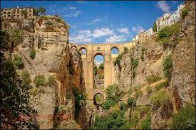 Géographie et Monuments : Combien il y a t-il de communautés autonomes en Espagne ?