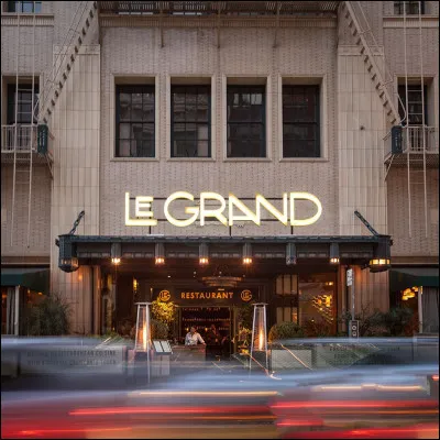 "Le Grand restaurant" est un film joué par Bourvil.