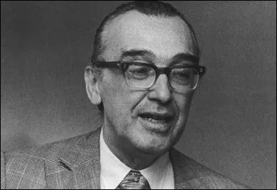 Quel est le genre du roman, ''Le Monde des Ā '', écrit par ''A. E. van Vogt'' en 1945 ?