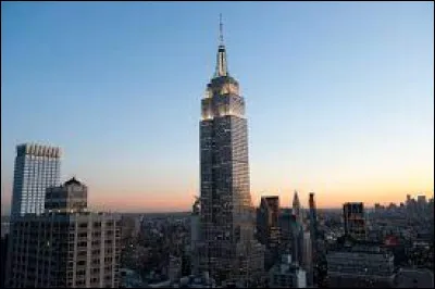 Dans quelle ville américaine se trouve l'Empire State Building ?