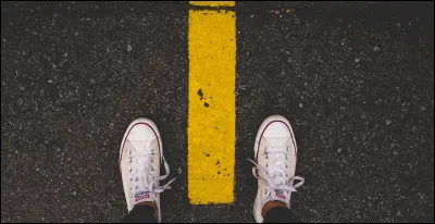 Quand l'on se retrouve à devoir choisir entre deux choses ou éléments qui sont dans tous les cas mauvais, on dit que l'on doit choisir...