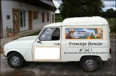 Quel est le métier exercé par le propriétaire de cette Renault 4 ?