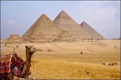 Parmi les trois pyramides de Gizeh, laquelle est la plus populaire ?