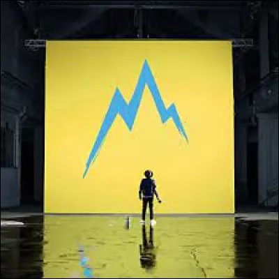 Mon précieux - Soprano : 

''Je ne sais plus vivre sans toi à mes côtés
Ton regard pixelisé m'a envoûté
Toi, mon précieux, mon précieux, mon précieux
Mon précieux, mon précieux, mon précieux
Quand tu sonnes ou quand tu commences à vibrer
Je perds la tête, comment pourrais-je __ _______ ?''