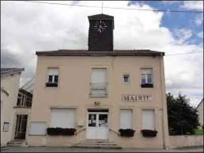 Nous terminons notre balade en Lorraine, devant la mairie de Ville-en-Vermois. Village proche de Saint-Nicolas-de-Port, il se situe dans le département ...