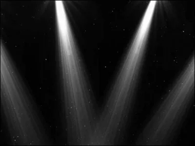 Tu tendors et fais un rêve dans lequel tu es dans une salle noire. 4 grandes cases blanches séclaircissent. Ce sont 4 armes Laquelle choisis-tu ?
(Tu entends également une voix : ''Après ce choix, ta personnalité sera étudiée pour définir ton arme idéale sur ''Splatoon''. Tu ne comprends pas tout mais tu es tout excité !)