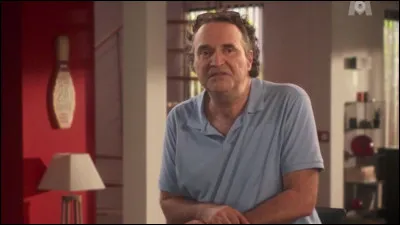 Quel est l'instrument de prédilection de Philippe, personnage joué par Grégoire Bonnet ?