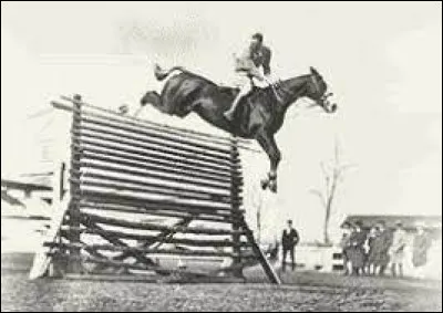 En 1949, le Chilien Alberto Larraguibel Morales, avec son cheval Huaso (un nom prédestiné), établit un record qui tient encore aujourd'hui. De quel record parle-t-on ?