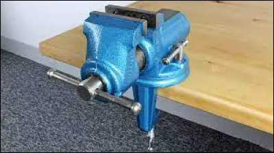 Ce sont des étaux à main que vous allez pouvoir utiliser pour peu que vous ajoutiez la bonne illustration à ''Dét-" !