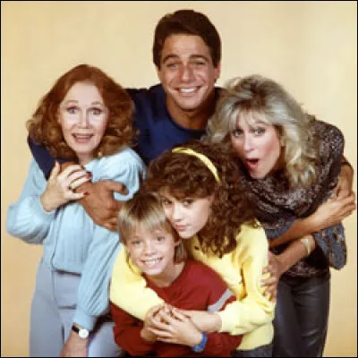 Séries télé : Comment se prénomme la fille de Tony Micelli dans la série "Madame est servie" ?