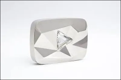 Combien faut-il atteindre d'abonnés sur une chaîne YouTube au minimum pour obtenir ce trophée ?