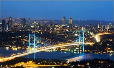 Istanbul est la capitale de la province d'Izmir en Turquie.